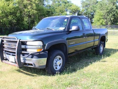 Used 2002 Chevrolet Silverado 2500 4x4 Extended Cab image 2