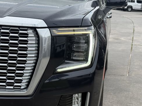 Used 2021 GMC Yukon XL Denali w/ Denali Ultimate Package RWD image 11