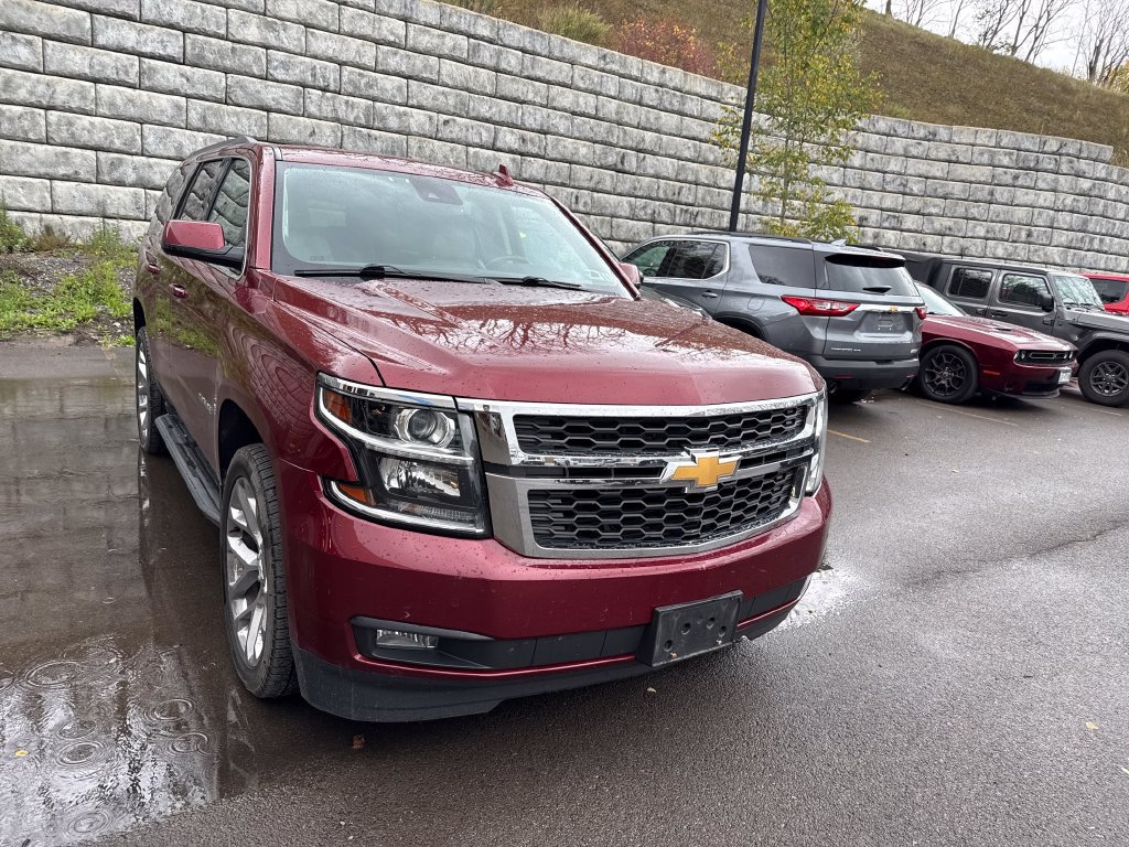 Used 2020 Chevrolet Tahoe LT w/ Luxury Package AWD/4WD image 2