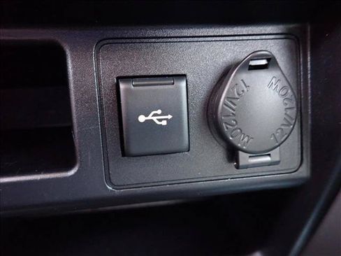 Used 2022 Toyota 4Runner SR5 AWD/4WD image 19