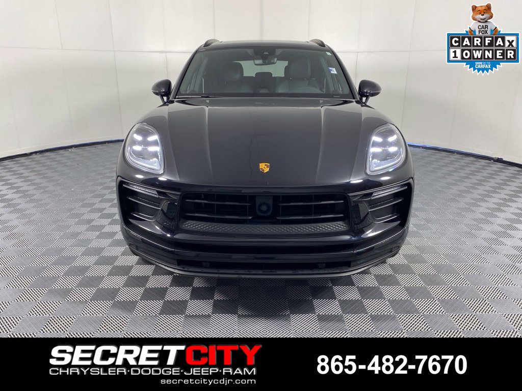 Used 2023 Porsche Macan AWD/4WD image 2