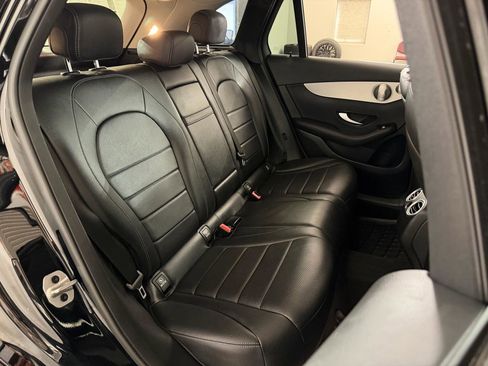 Used 2021 Mercedes-Benz GLC 300 4MATIC image 33