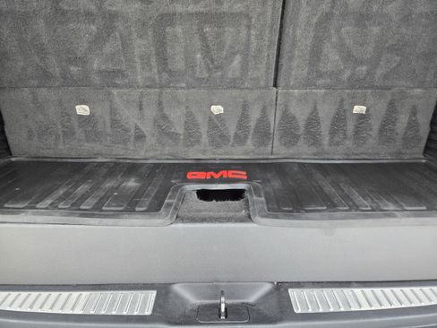 Used 2019 GMC Yukon Denali w/ Denali Ultimate Package AWD/4WD image 29