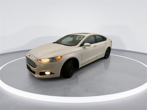 Used 2016 Ford Fusion SE w/ Equipment Group 202A image 8