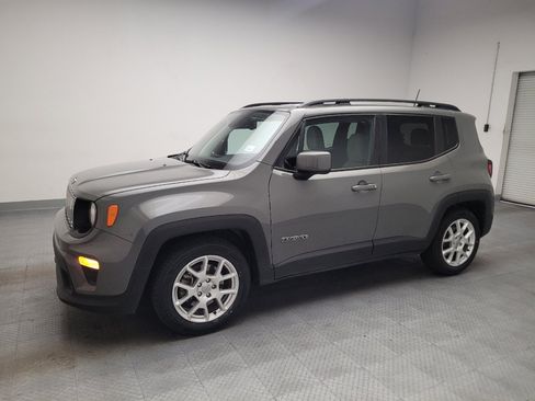 Used 2020 Jeep Renegade Latitude w/ Popular Equipment Group FWD image 2
