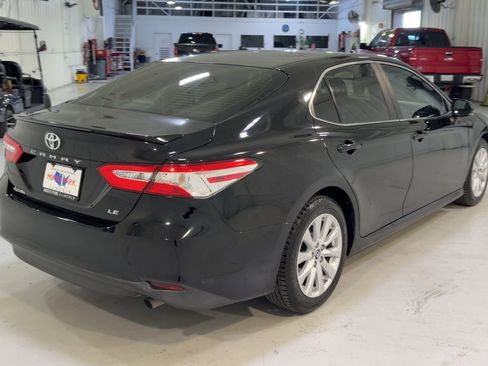 Used 2018 Toyota Camry LE w/ Convenience Package image 9