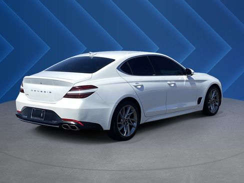 Used 2022 Genesis G70 2.0T RWD image 3