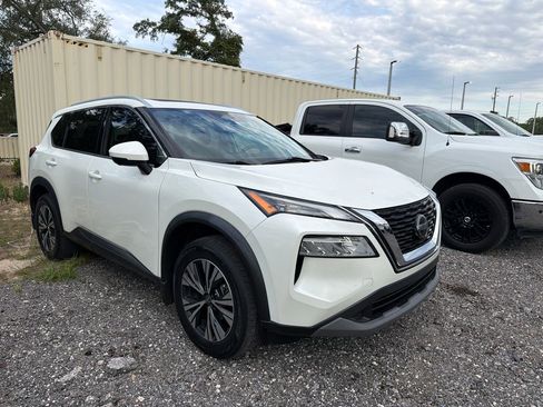 Used 2021 Nissan Rogue SV w/ Premium Package FWD image 3