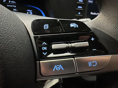 Certified 2025 Hyundai Elantra SE image 20