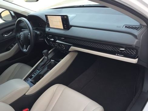 Used 2023 Honda Accord Touring image 30