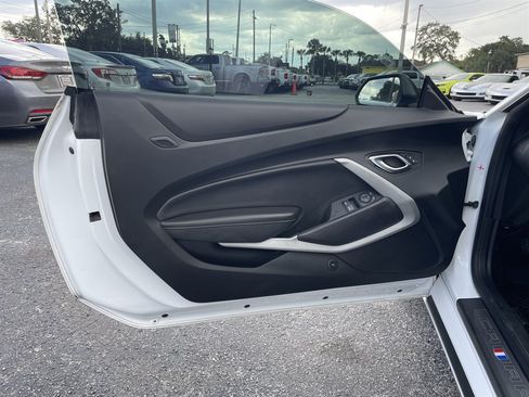 Used 2019 Chevrolet Camaro SS RWD image 34