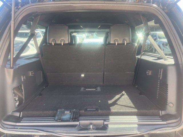 Used 2017 Lincoln Navigator L Select RWD image 10