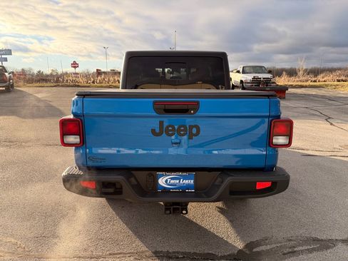 Used 2024 Jeep Gladiator Sport image 7