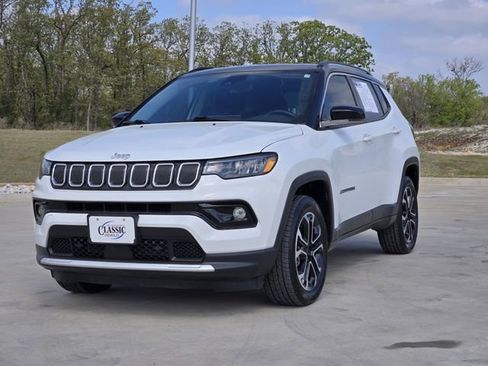 Used 2022 Jeep Compass Limited image 4