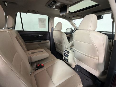 Used 2018 Honda Pilot Touring image 30