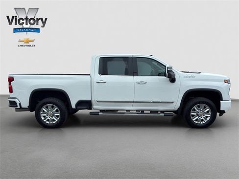 Used 2024 Chevrolet Silverado 3500 High Country w/ High Country Premium Package image 18