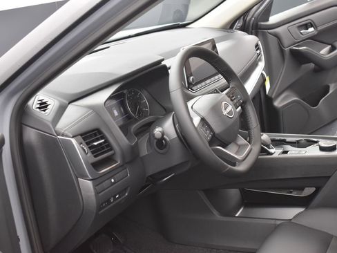 New 2026 Nissan Rogue SV w/ SV Premium Package image 7