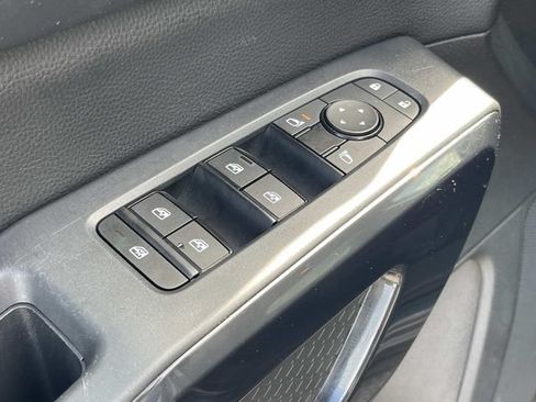 Certified 2024 Nissan Pathfinder SV FWD image 28