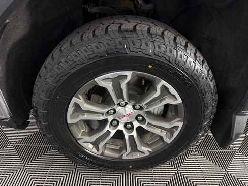 Used 2024 GMC Sierra 1500 SLE w/ X31 Off-Road Package image 12