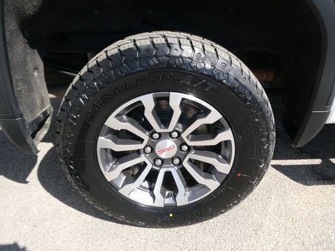 Used 2020 GMC Sierra 1500 AT4 w/ Off-Road Performance Package image 31