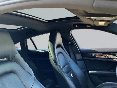 Used 2018 Porsche Panamera 4 AWD/4WD image 29