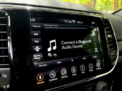 Used 2020 Jeep Grand Cherokee Limited w/ Luxury Group II image 41