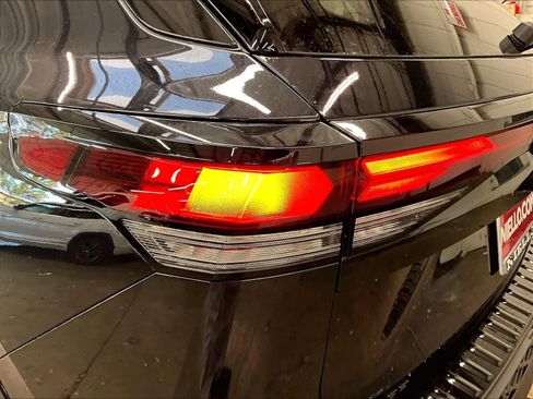 New 2026 Volkswagen Tiguan SE R-Line image 25