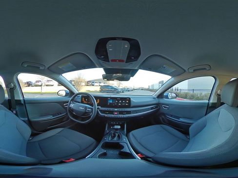 Used 2025 Kia K4 LXS image 43