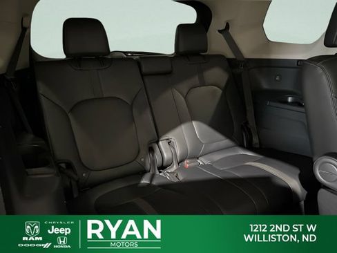 Used 2023 Honda Pilot EX-L image 43