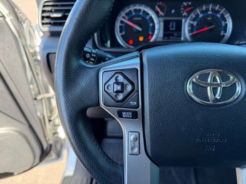 Used 2017 Toyota 4Runner SR5 AWD/4WD image 17