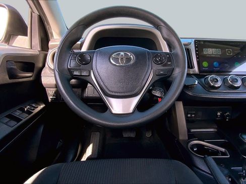 Used 2017 Toyota RAV4 LE FWD image 6