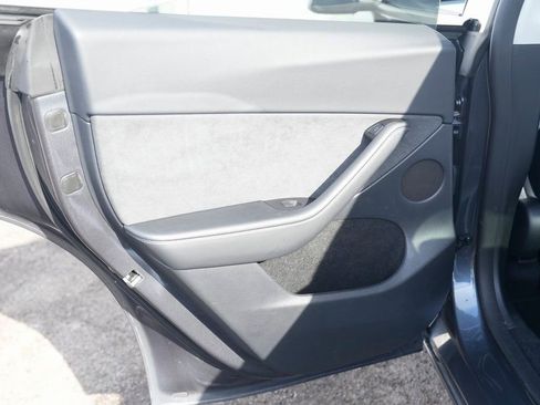 Used 2023 Tesla Model Y 2WD image 28