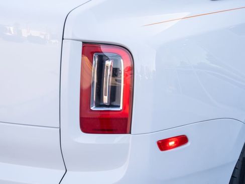 Used 2021 Rolls-Royce Cullinan AWD/4WD image 17