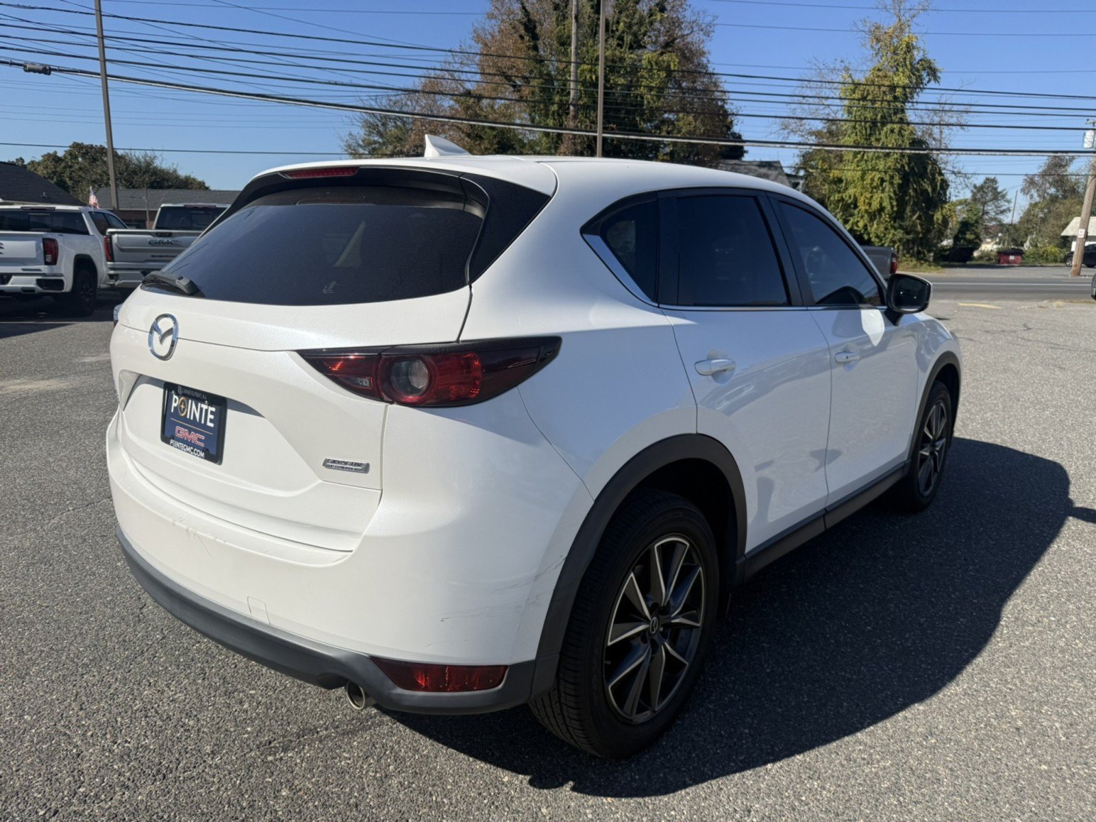Used 2018 MAZDA CX-5 Touring w/ Preferred Equipment Package AWD/4WD image 3