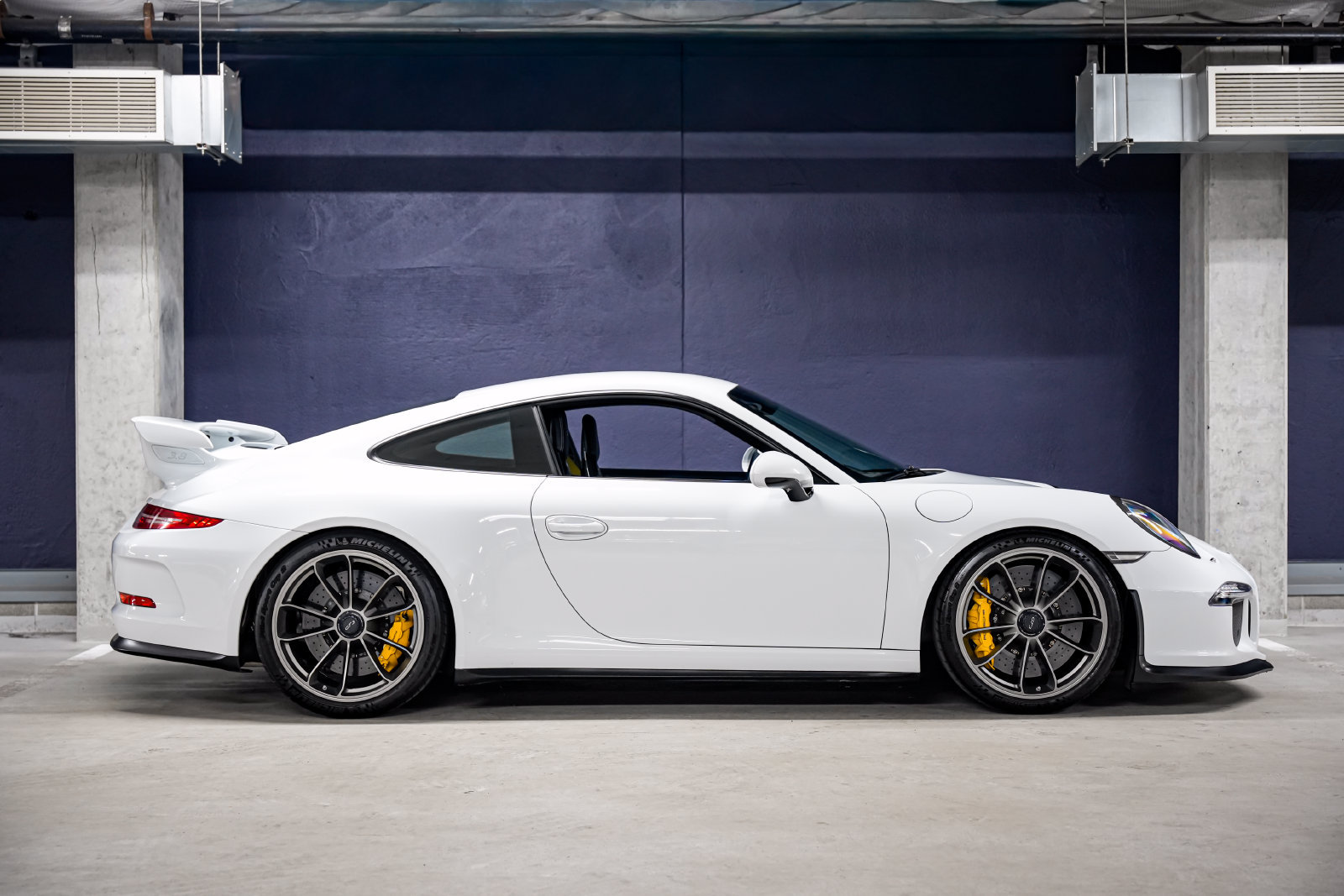 Used 2016 Porsche 911 GT3 RWD image 2