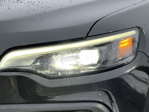 Used 2022 Jeep Cherokee Trailhawk w/ Comfort/Convenience Group image 40