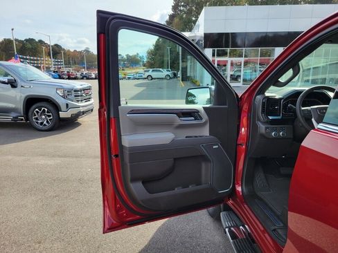 New 2026 GMC Sierra 1500 SLT image 13