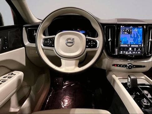 Certified 2024 Volvo XC60 B5 Plus w/ Climate Package AWD/4WD image 8