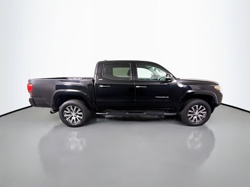 Used 2023 Toyota Tacoma SR5 RWD image 11