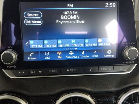 Used 2025 Nissan Sentra SV image 25