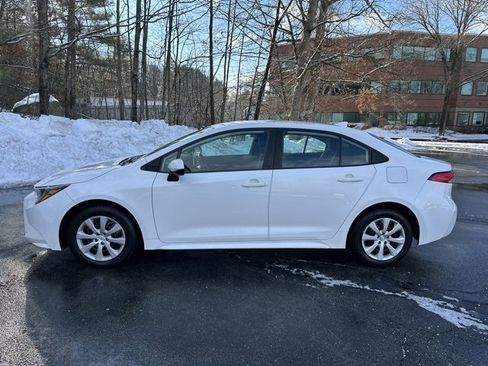 Used 2021 Toyota Corolla LE w/ Carpet Mat Package (TMS) image 9