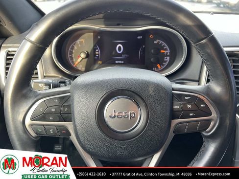 Used 2018 Jeep Grand Cherokee Laredo image 17