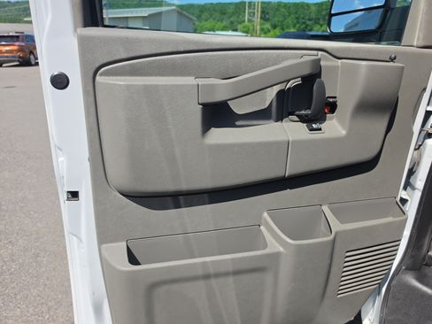 Used 2024 Chevrolet Express 3500 LS RWD image 19