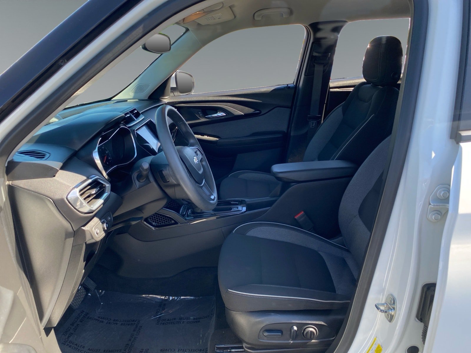 Used 2023 Chevrolet TrailBlazer LT w/ Convenience Package FWD image 9