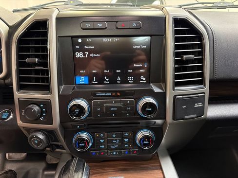 Used 2017 Ford F150 Lariat w/ Equipment Group 502A Luxury AWD/4WD image 17