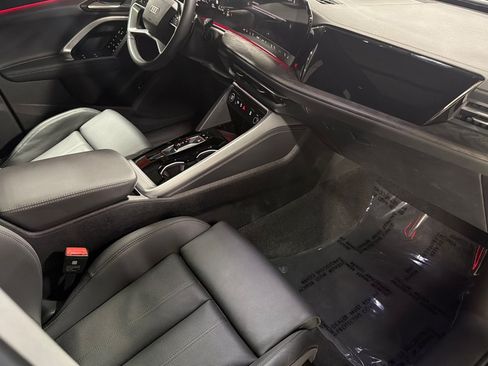 Used 2025 Audi Q5 Premium Plus w/ Premium Plus AWD/4WD image 15