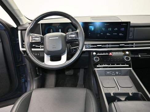 Used 2025 Hyundai Santa Fe SEL FWD image 16