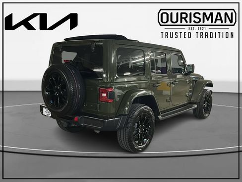 Used 2023 Jeep Wrangler Unlimited Sahara w/ Cold Weather Group AWD/4WD image 4