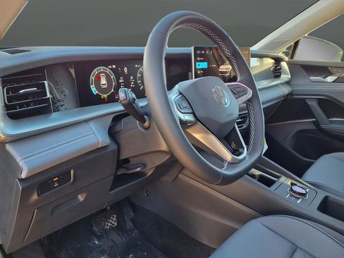 New 2026 Volkswagen Tiguan SE AWD/4WD image 10