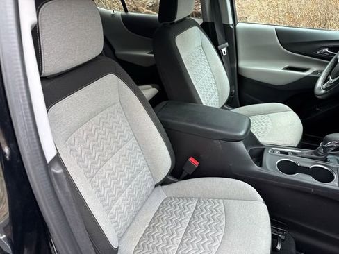 Used 2024 Chevrolet Equinox LT image 28
